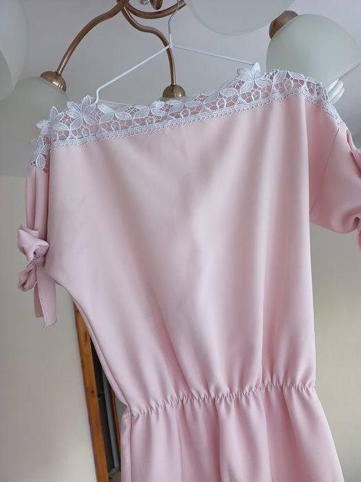 Sukienka delikatny róż z koronką rozmiar M