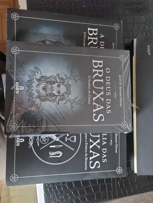 A Deusa das Bruxas,Deus das Bruxas,A Bíblia das bruxas de Janet Farrar