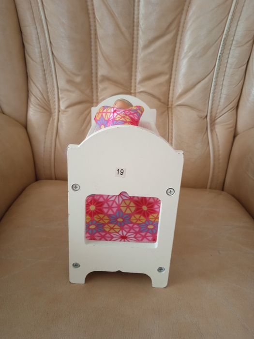 Лялькова краватка з ляльками.