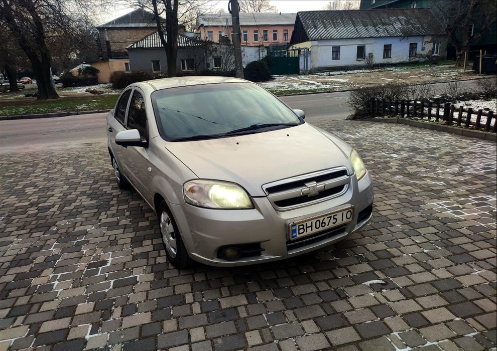 Продам CHEVROLET AVEO 1,5газ/бензин.