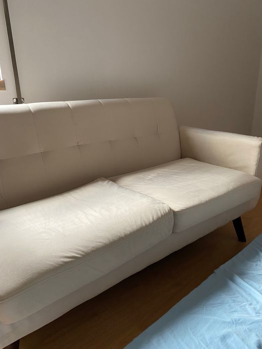 Sofá bege! Poucos meses usados, sem nenhum defeito!