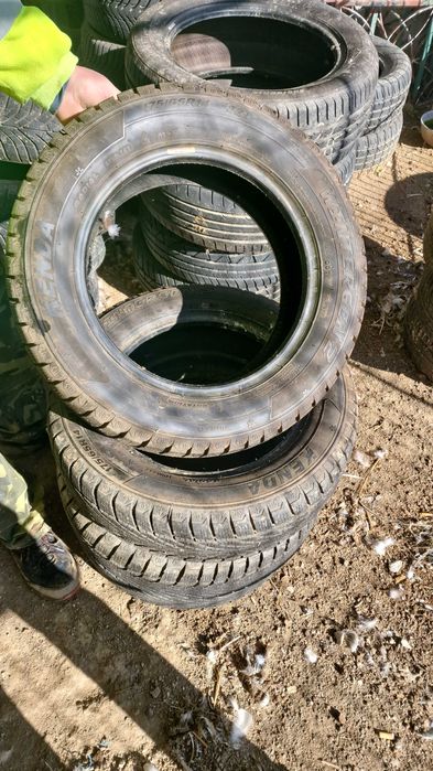 Vários pneus em bos estado