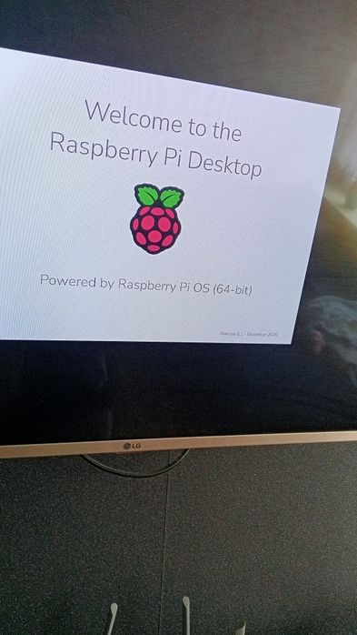 Raspberry pi 400 plus dodatki (3 systemy,pad)