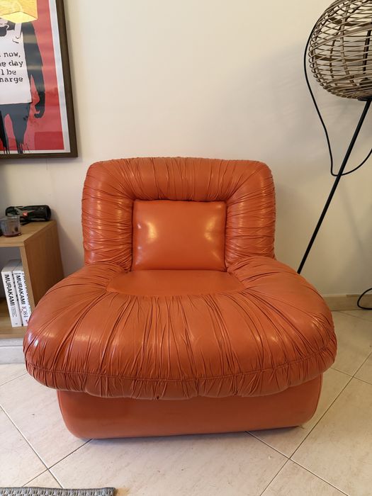 Sofá em pele laranja VINTAGE