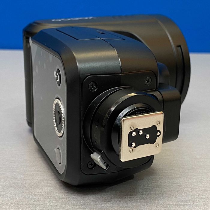 Godox Speedlite V100O (Olympus/Panasonic) - NOVO - 3 ANOS DE GARANTIA