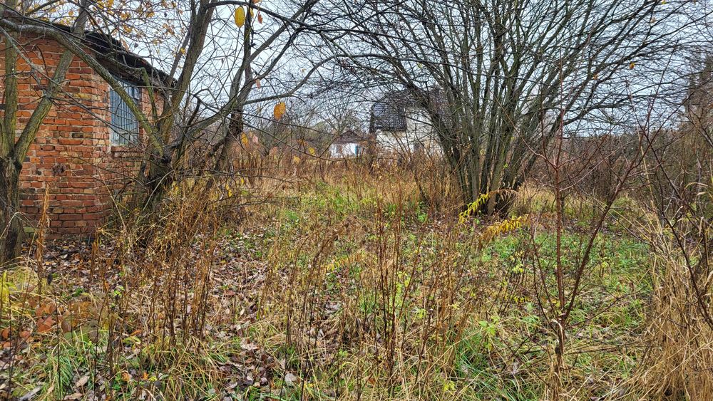 Продаж будинку з земельною ділянкою 25 сотих
Продається старий будинок