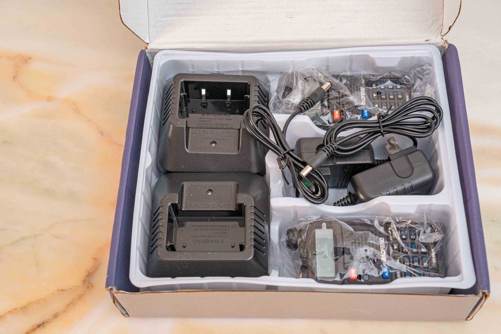 2 Walkie-talkie Baofeng UV5R 5 watts! Novo na caixa