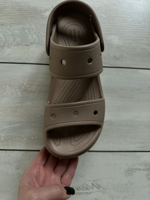Шльопанці / босоніжкі жіночі Crocs