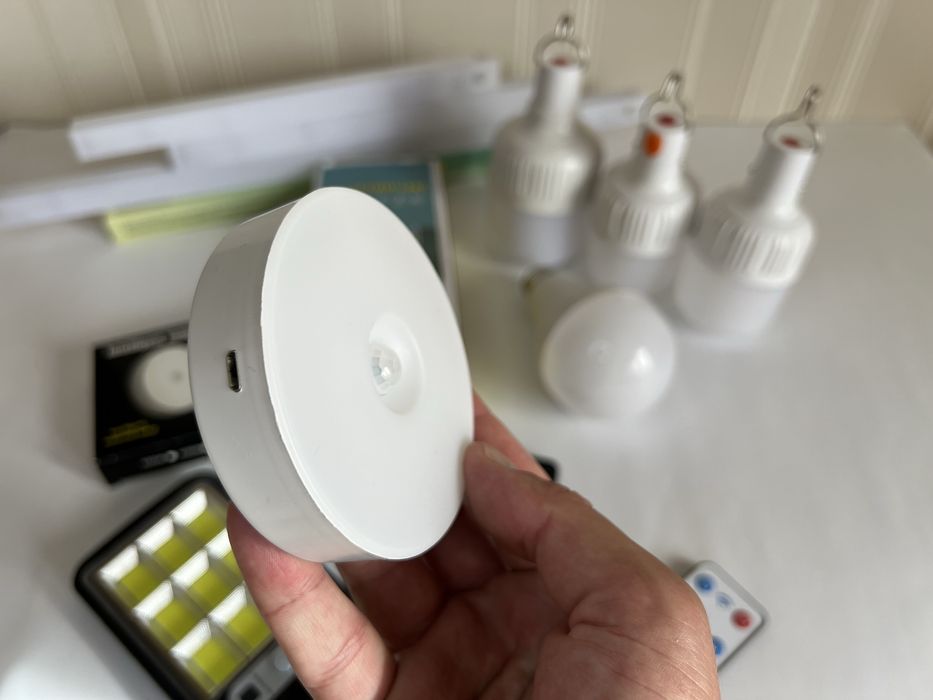 Лампа на акумуляторі 12 w, резервне живлення, led фонарь, e27 e 27