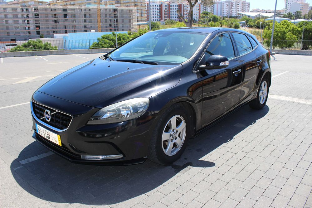 Volvo V40 1.6 D2 Momentum Eco 2015 (LER DESCRIÇÃO)