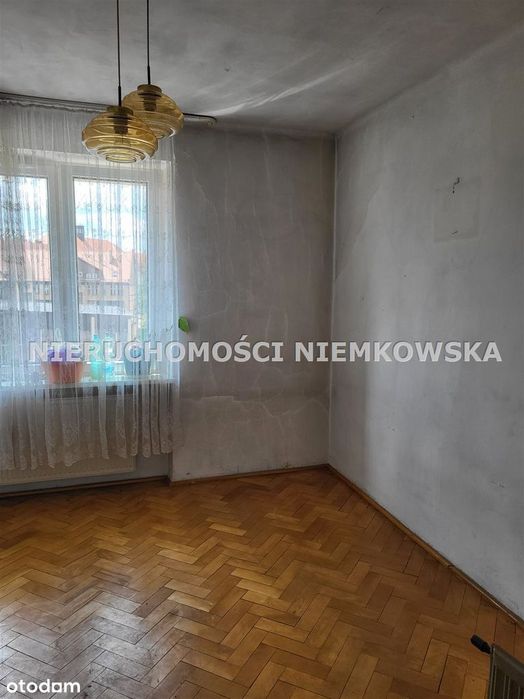 Orlickiego, Parking ZA Szlabanem