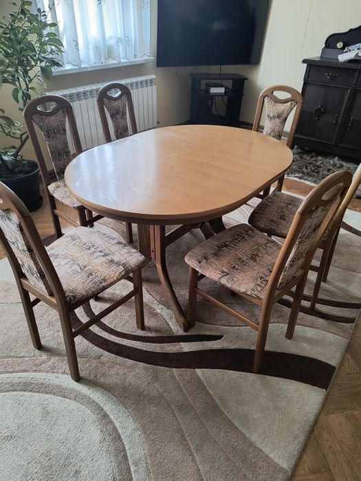 Sprzedam stół z krzesłami