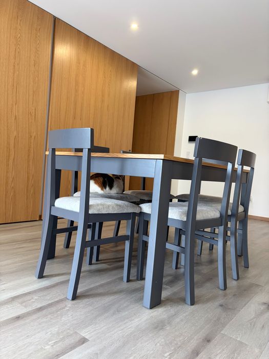 Mesa lacada/carvalho