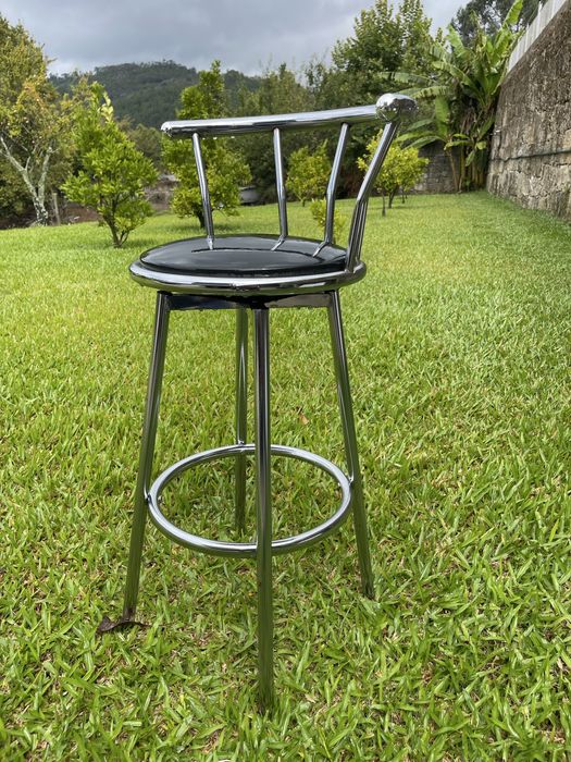 Banco Alto de Bar em Metal Cromado