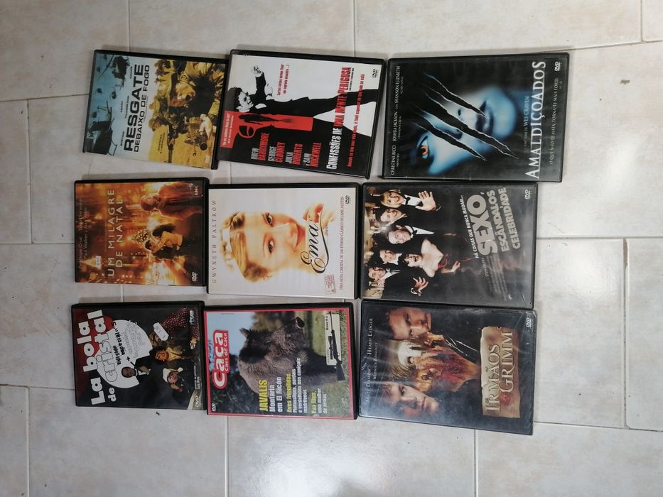 Vendo três sacos de filmes de DVD's