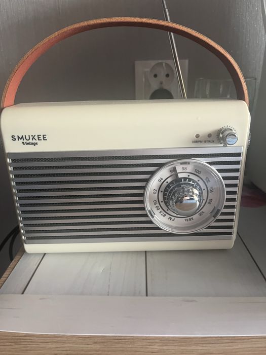 Radio smukee Vintage kremowe nowe