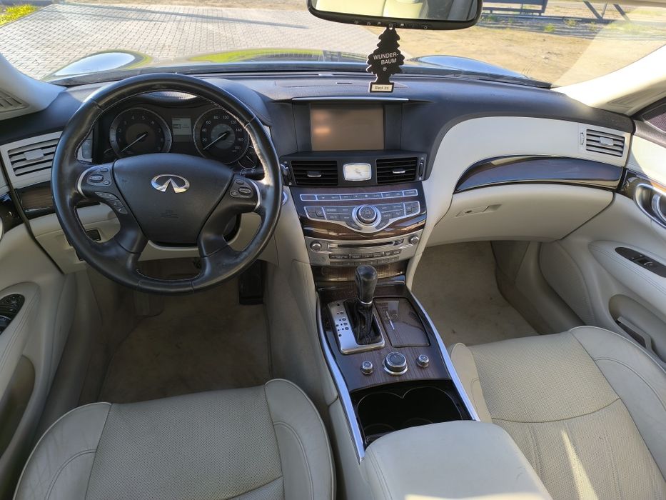 Infiniti Q70 Long 3.7 piękny lekko uszk okazja