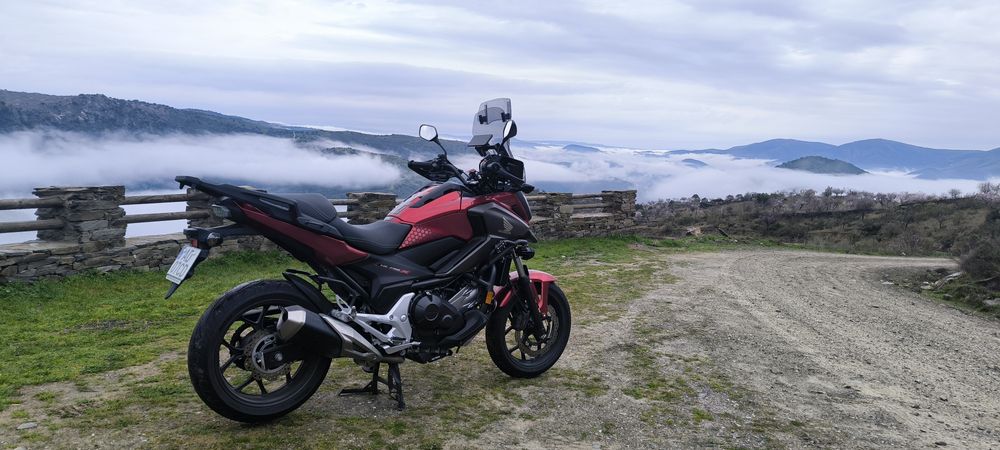 Honda NC 750x com todos os extras OUT2020
