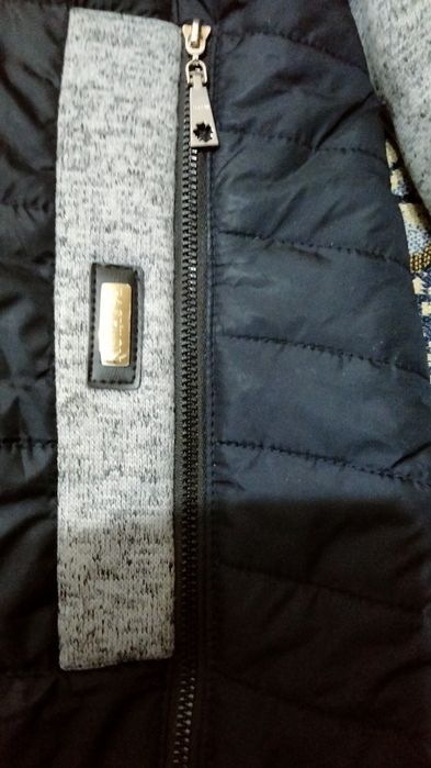 Куртка тепла 500грн.