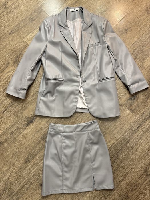 Комтюм спідниця на s піджак овер