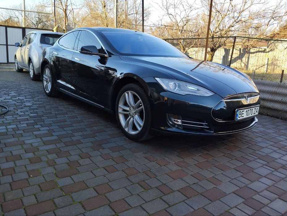 Tesla Model S Performance