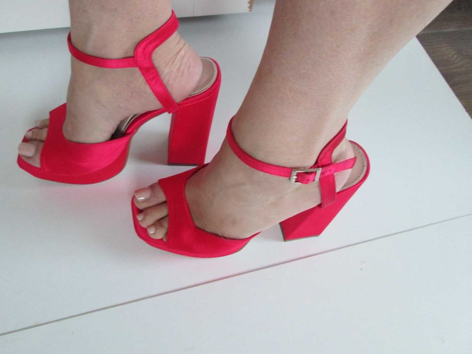 Quiz wysokie buty sandały różowe neonowe platforma 39