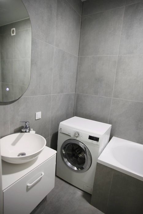 Озеро! Парк! Центр! 
Стильна двохстороння квартира біля озера