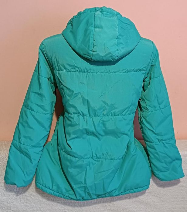 Дуже гарна куртка з капюшоном та карманами на 10-16 р.