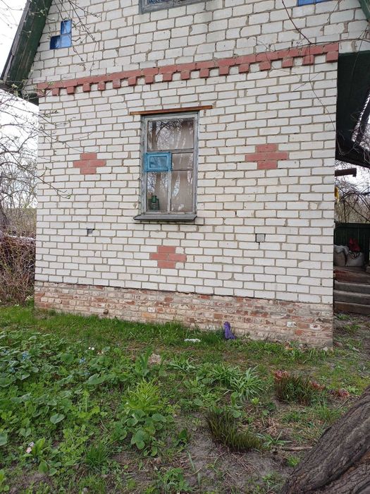 Продається двоповерхова цегляна дача в ст «Вікторія» з можливістю прописки!