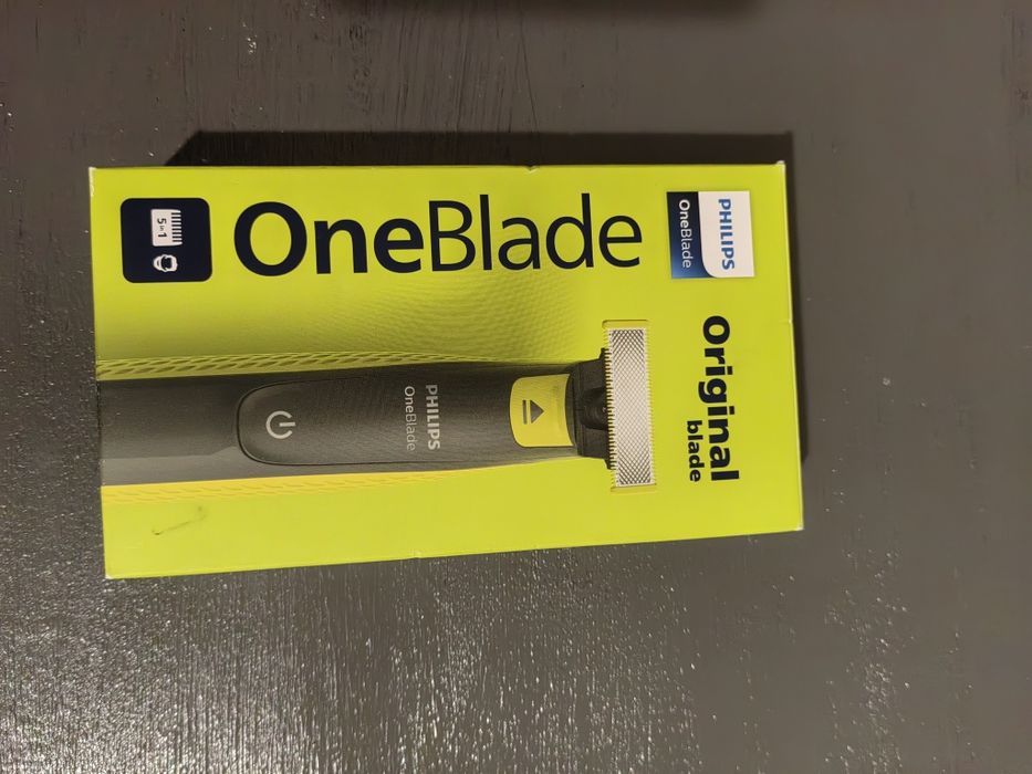 Електростанок Philips One blade.