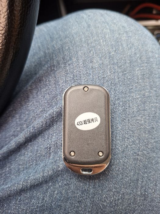 Comando de portão automático frequência  433 novo.