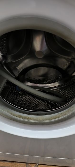 Продаю стиральную машину Indesit IWSE5125