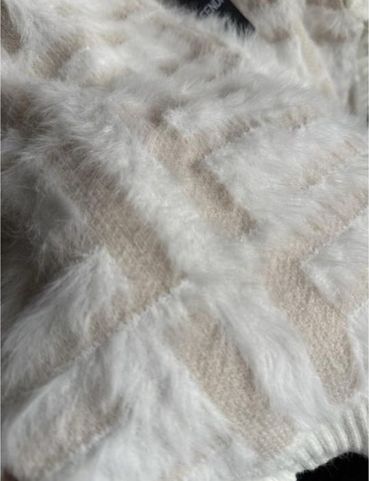 Кофта трикотажна fendi