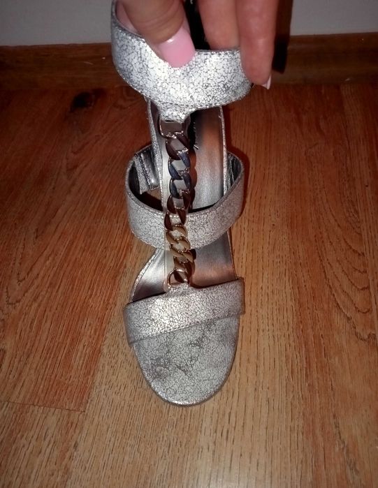 NOWE Piękne Zjawiskowe szpilki damskie.