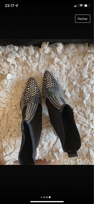 Botas com tachas