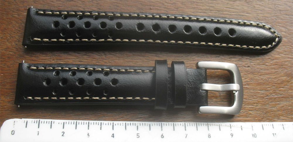 Bracelete Perfurada Desportiva Preta - 18mm
