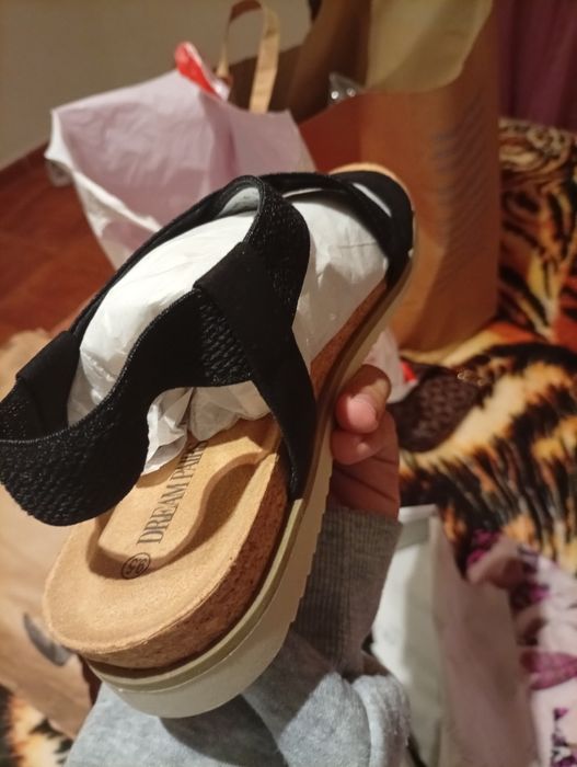 Sandálias confortáveis de mulher