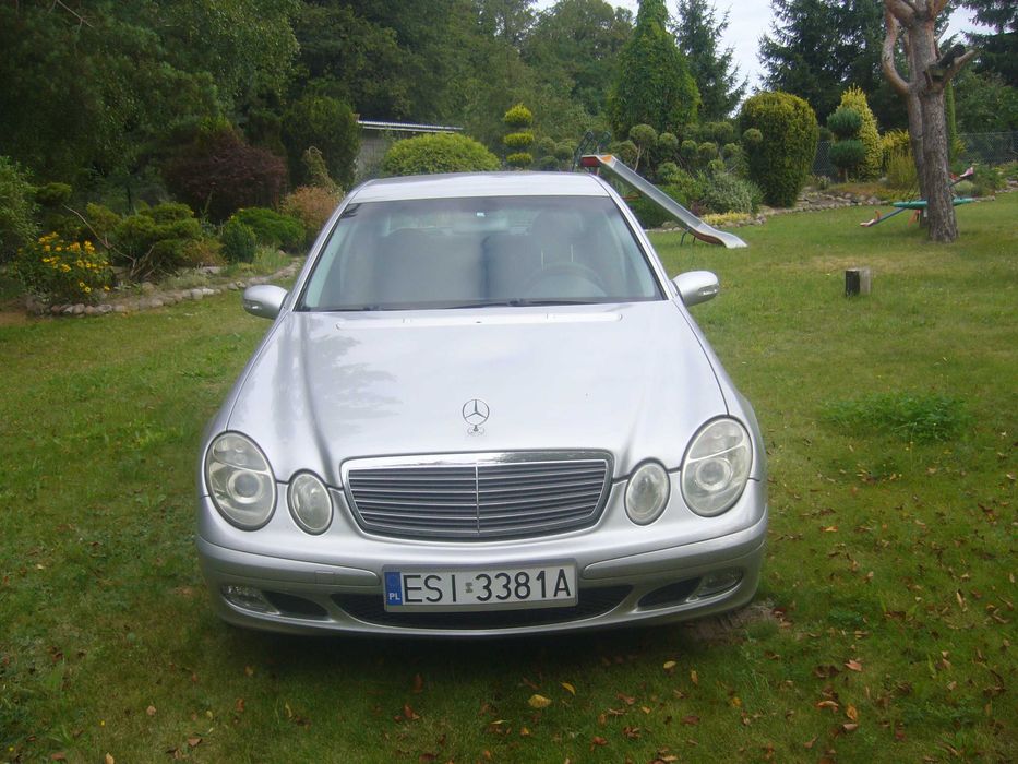 mercedes211 e-klasa  2004r sedan 2.2d.ładny