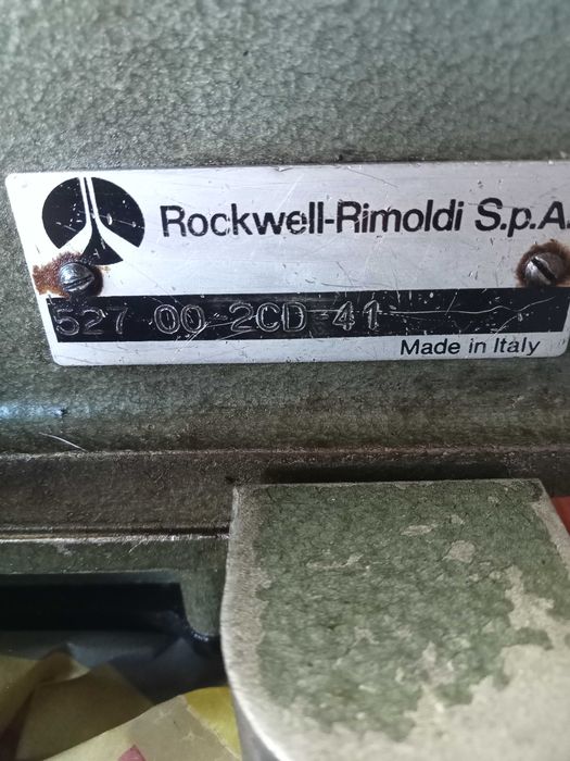 Máquina de costura rimoldi