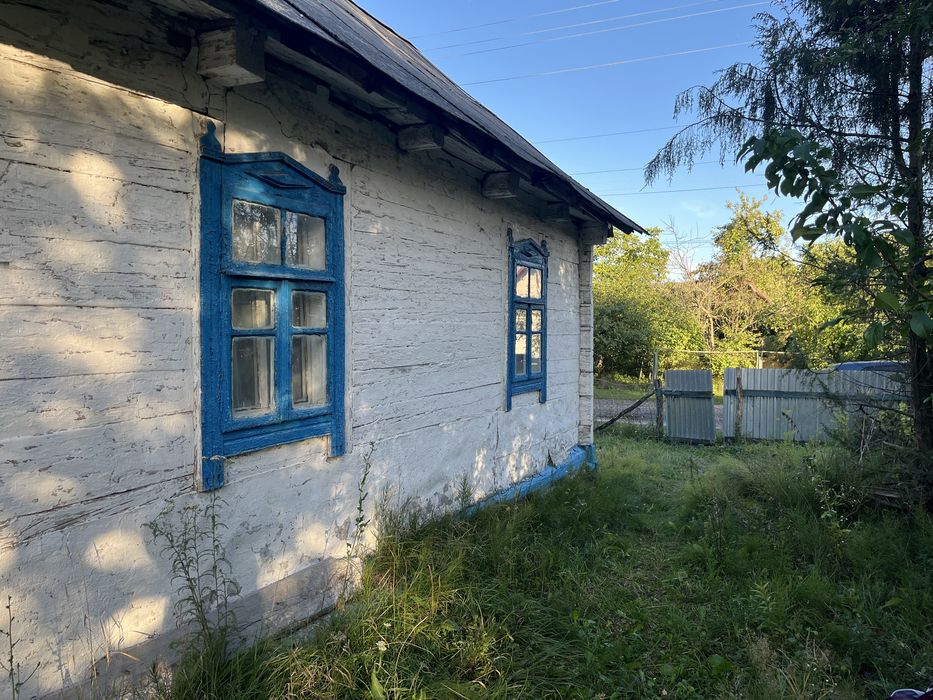 Земельна ділянка з будинком