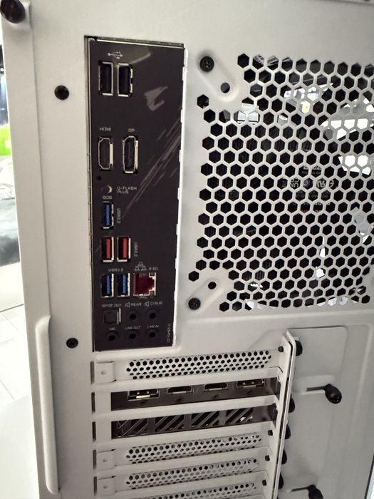 Komputer stacjonarny 2TB 32GB RAM