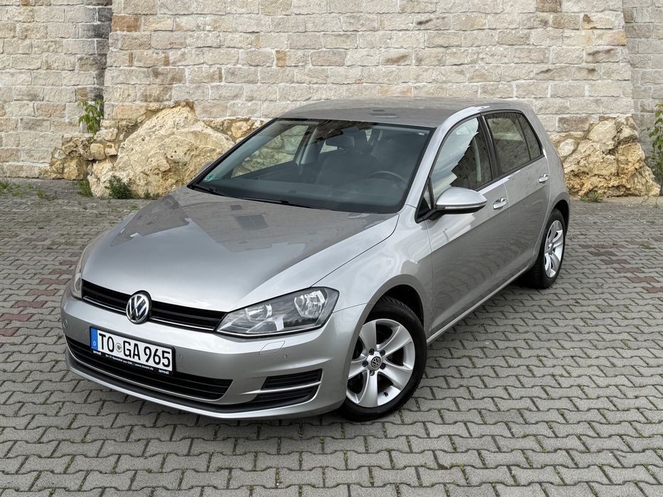 VW   Volkswagen Golf VII benzyna piękny stan 5 drzwi klima alu czujniki przód tył grzane fotele