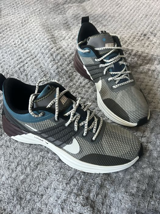 Nike lunar roam se