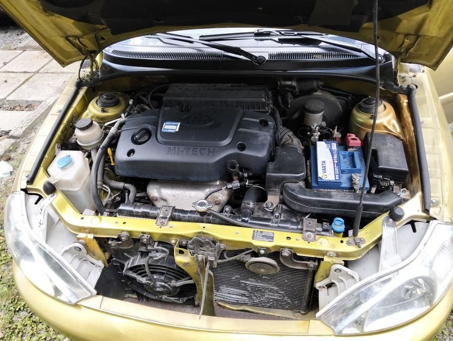 Кіа Ріо 1 покоління