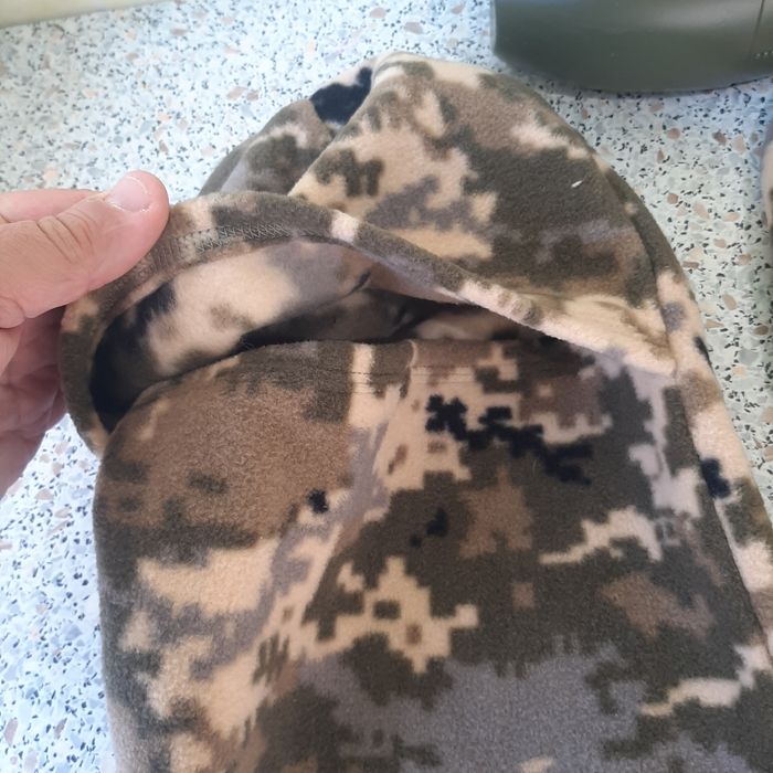 Балаклава зимняя 2 шт. Фляга пластиковая. Цена за все .