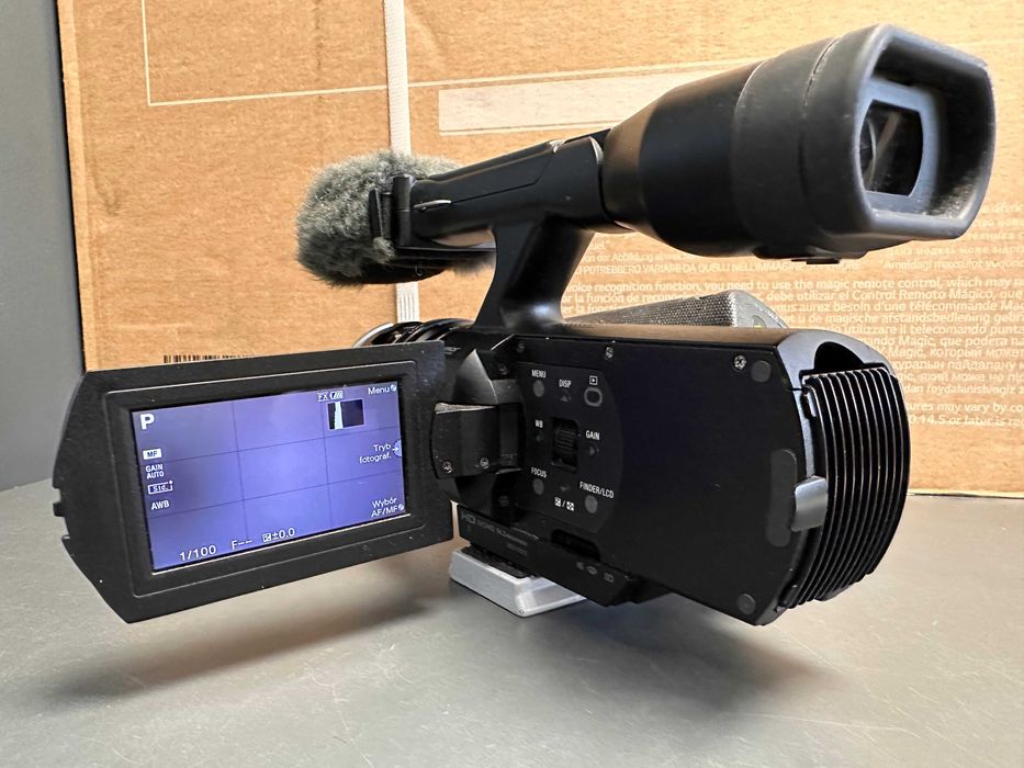 Kamera SONY NEX-VG10 + obiektyw CANON F1 50mm 1:1.8 + adapter