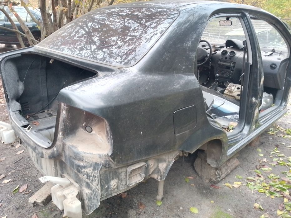 Крило четверть Шевроле Авео Т200