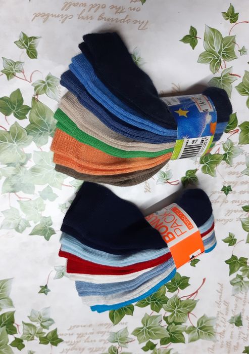 14 pares de meias de bebé