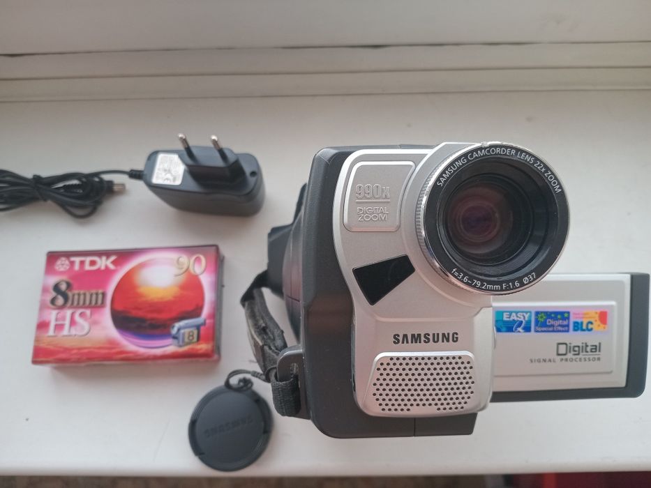 Видеокамера Samsung VP-L905D  (HI8)
