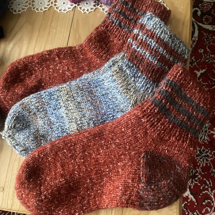 Шкарпетки в‘язані ручної роботи.